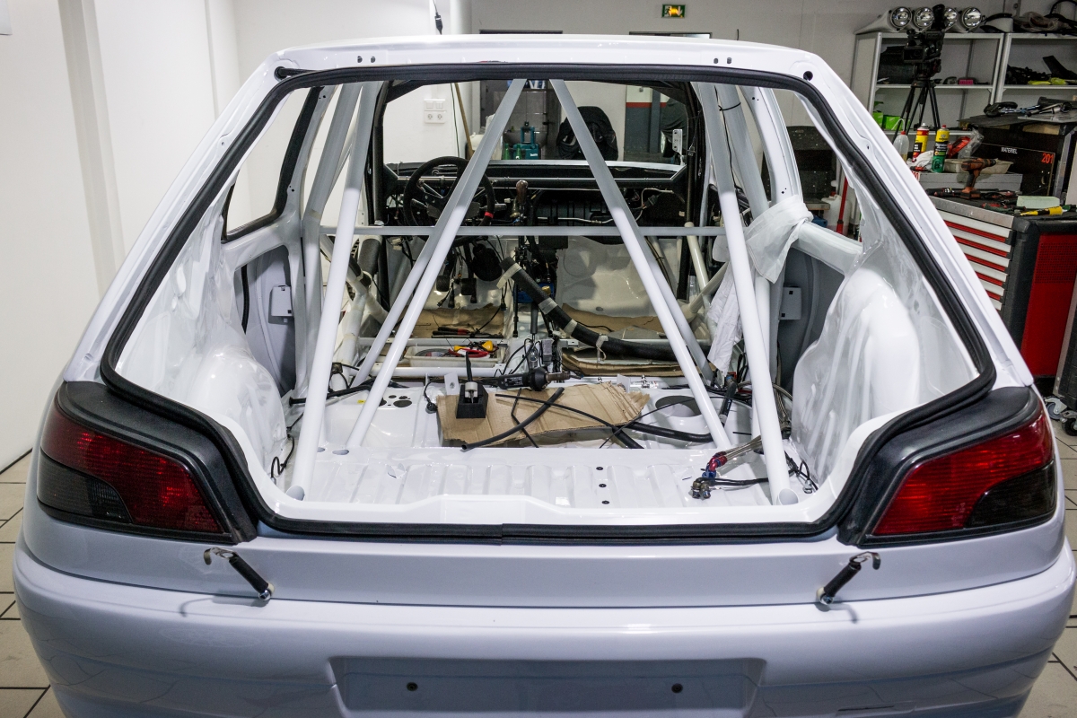 MSA relaxes impending roll cage regs for older cars Historic Racing
